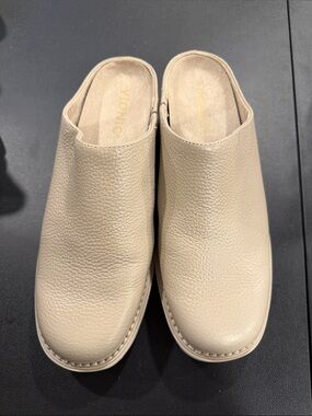 Vionic Women's Beige Leather Mule Clogs